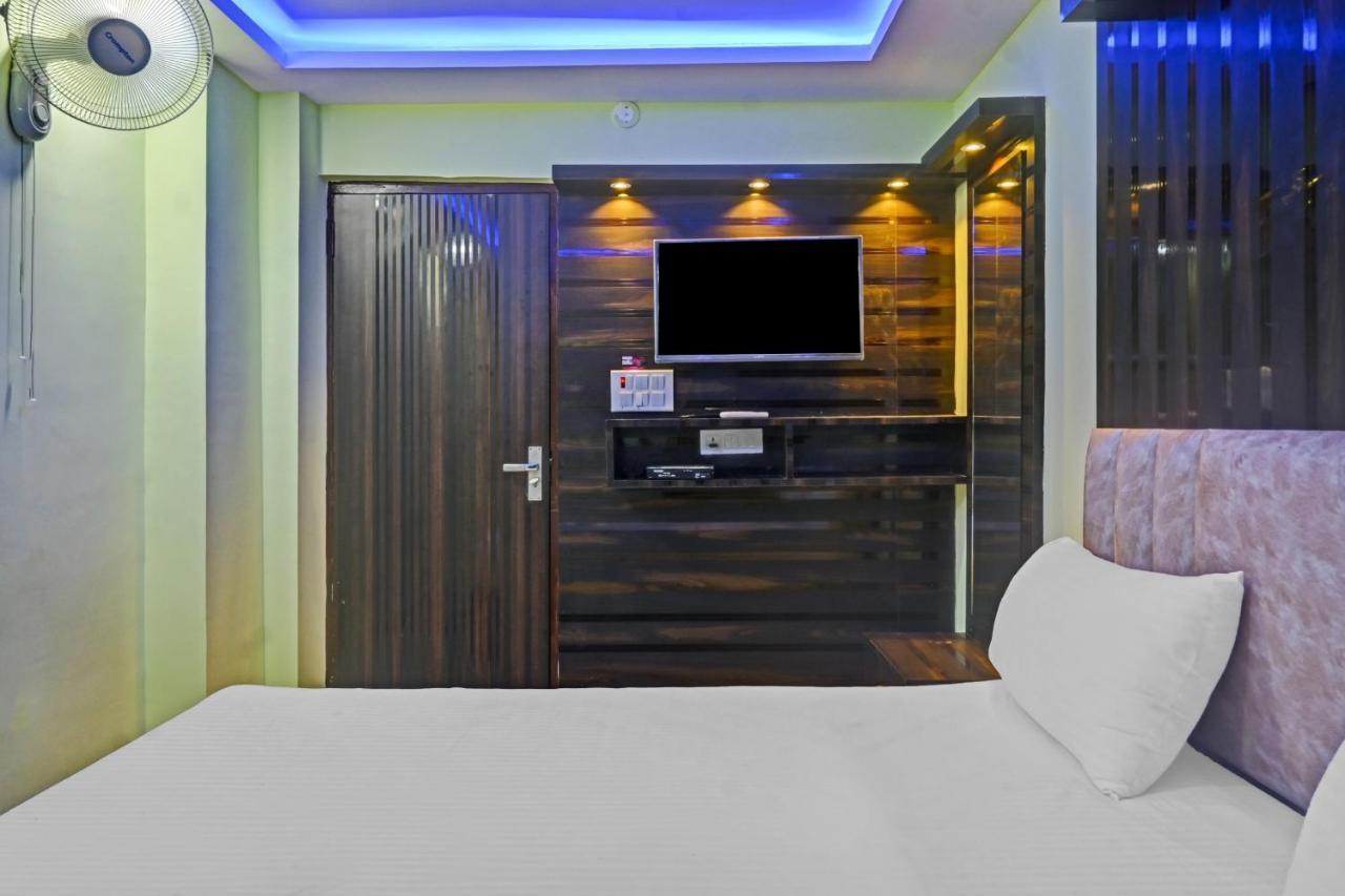 Oyo Tulsi Angan Hotel Danapur Bagian luar foto